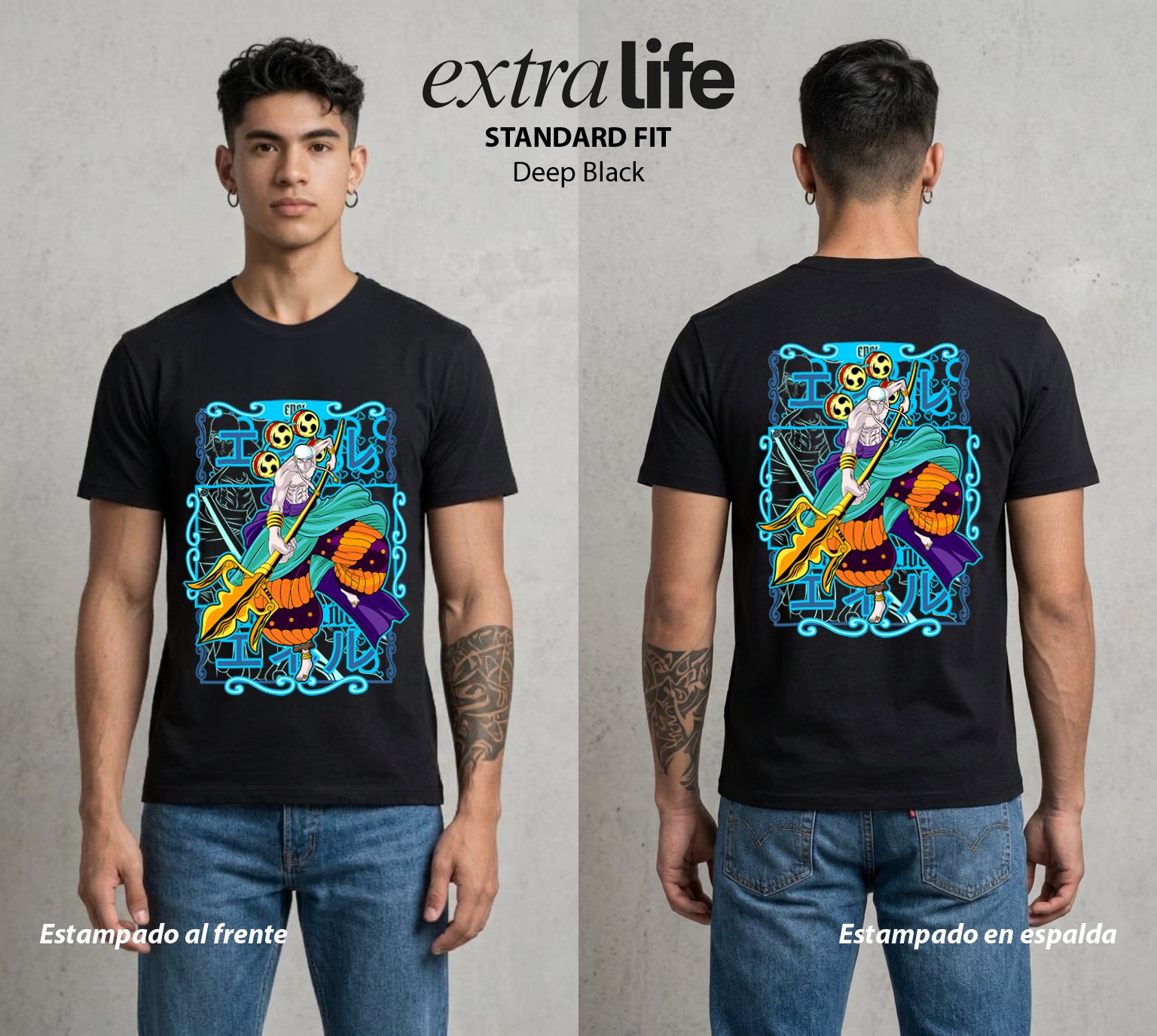 Mar de los Piratas | El Dios del Trueno #03100 - Playera Standard Fit | Deep Black - Foto en modelo