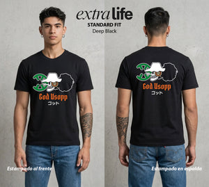 Mar de los Piratas | El Tirador Franco con Bandera #03112 - Playera Standard Fit | Deep Black - Foto en modelo