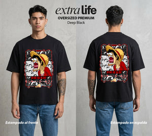 Mar de los Piratas | Capitan de Goma Vivo o Muerto #03162 - Playera Oversized Premium | Deep Black - Foto en modelo