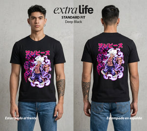 Mar de los Piratas | El Engranaje Final #03173 - Playera Standard Fit | Deep Black - Foto en modelo