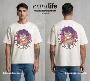 Mar de los Piratas | Capitan de Goma #03206 - Playera Oversized Premium | Off White - Foto en modelo