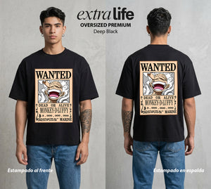 Mar de los Piratas | Capitan de Goma Se Busca #03216 - Playera Oversized Premium | Deep Black - Foto en modelo