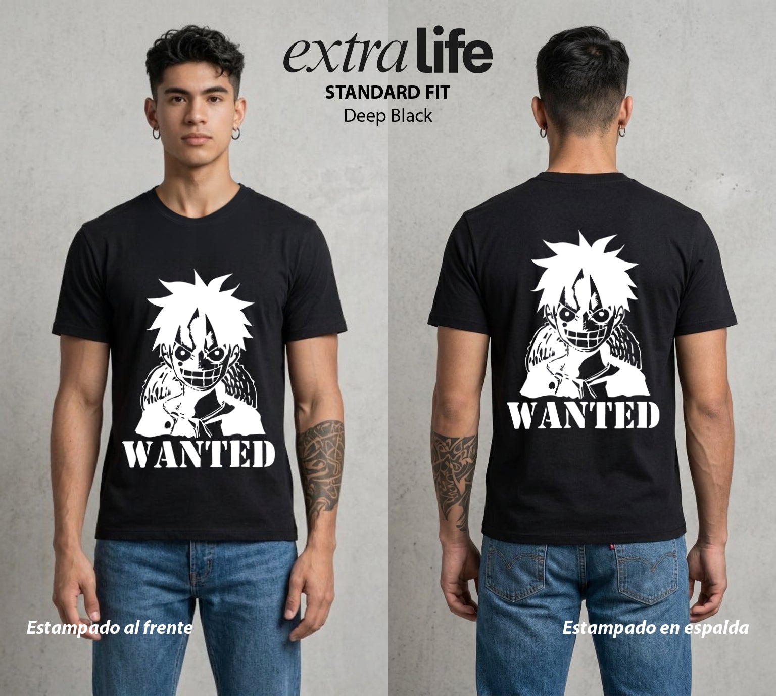 Mar de los Piratas | Pirata de Goma Se Busca #03217 - Playera Standard Fit | Deep Black - Foto en modelo