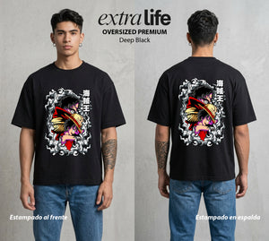 Mar de los Piratas | El Rey del Mar #03227 - Playera Oversized Premium | Deep Black - Foto en modelo