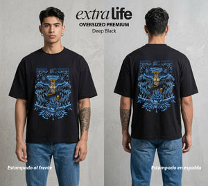 Mar de los Piratas | Fuego Azul del Mar #03252 - Playera Oversized Premium | Deep Black - Foto en modelo