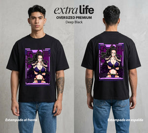 Mar de los Piratas | La Historiadora #03278 - Playera Oversized Premium | Deep Black - Foto en modelo
