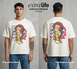 Mar de los Piratas | La Sonrisa del Pirata #03315 - Playera Oversized Premium | Off White - Foto en modelo