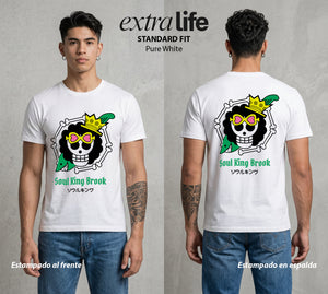 Mar de los Piratas | El Musico del Mas Alla con Bandera #03326 - Playera Standard Fit | Pure White - Foto en modelo