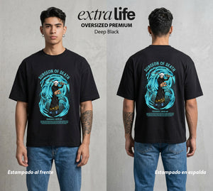 Mar de los Piratas | El Cirujano del Espacio #03348 - Playera Oversized Premium | Deep Black - Foto en modelo