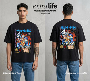 Mar de los Piratas | Corazon y Escalpelo #03349 - Playera Oversized Premium | Deep Black - Foto en modelo