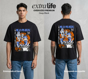 Mar de los Piratas | El Corazon del Bien #03350 - Playera Oversized Premium | Deep Black - Foto en modelo