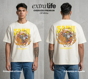 Mar de los Piratas | Patada Llameante #03368 - Playera Oversized Premium | Off White - Foto en modelo