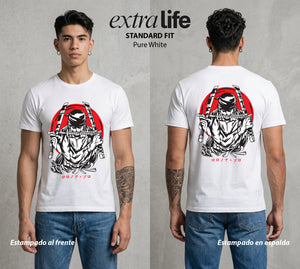 Mar de los Piratas | El Espada del Capitan #03387 - Playera Standard Fit | Pure White - Foto en modelo