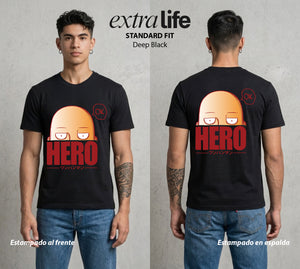 El Heroe del Un Golpe | El Heroe por Hobby #03414 - Playera Standard Fit | Deep Black - Foto en modelo