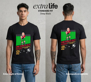 El Heroe del Un Golpe | El Heroe del Un Golpe Un Golpe #03416 - Playera Standard Fit | Deep Black - Foto en modelo