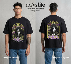 La Aldea Oculta | La Serpiente Inmortal #03421 - Playera Oversized Premium | Deep Black - Foto en modelo
