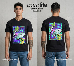 El Mundo Entrenador | La Mariposa del Bien #03467 - Playera Standard Fit | Deep Black - Foto en modelo