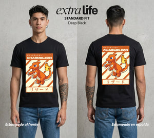 El Mundo Entrenador | La Llama Media #03479 - Playera Standard Fit | Deep Black - Foto en modelo