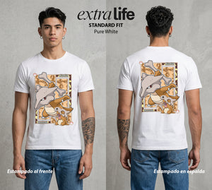 El Mundo Entrenador | El Guerrero del Hueso #03521 - Playera Standard Fit | Pure White - Foto en modelo