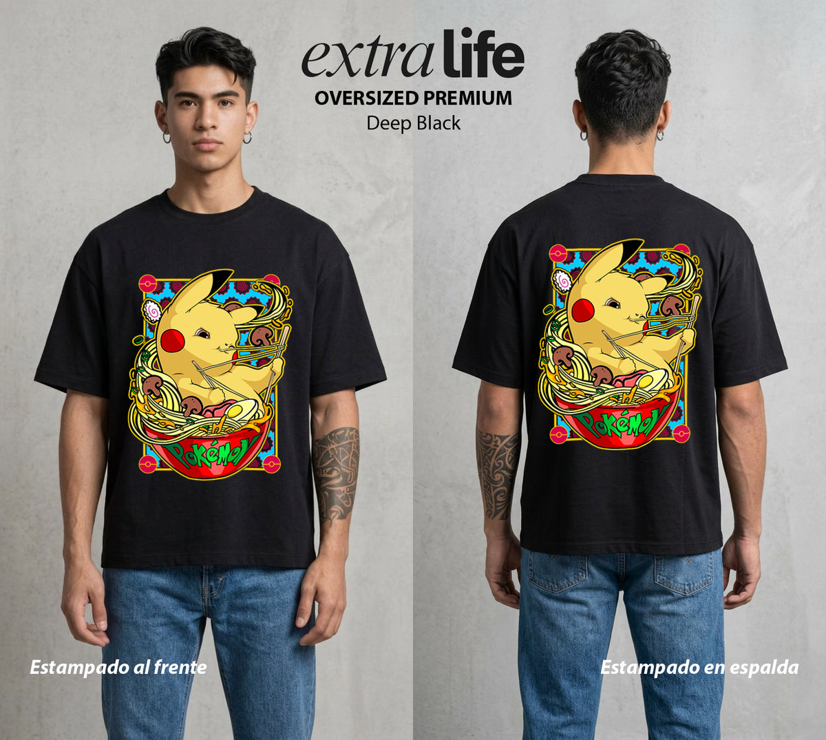 El Mundo Entrenador | El Rayo de Kanto con Ramen #03539 - Playera Oversized Premium | Deep Black - Foto en modelo