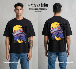 El Mundo Entrenador | El Relampago del Clan #03544 - Playera Oversized Premium | Deep Black - Foto en modelo