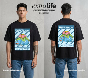 El Mundo Entrenador | La Planta del Poder #03567 - Playera Oversized Premium | Deep Black - Foto en modelo