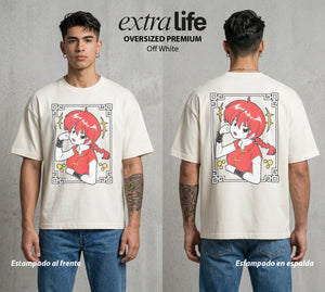 El Dojo del Caos | El Que Cambia #03594 - Playera Oversized Premium | Off White - Foto en modelo