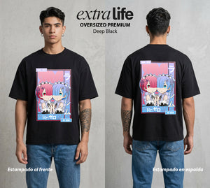 El Regreso del Tiempo | La Dama del Servicio #03615 - Playera Oversized Premium | Deep Black - Foto en modelo
