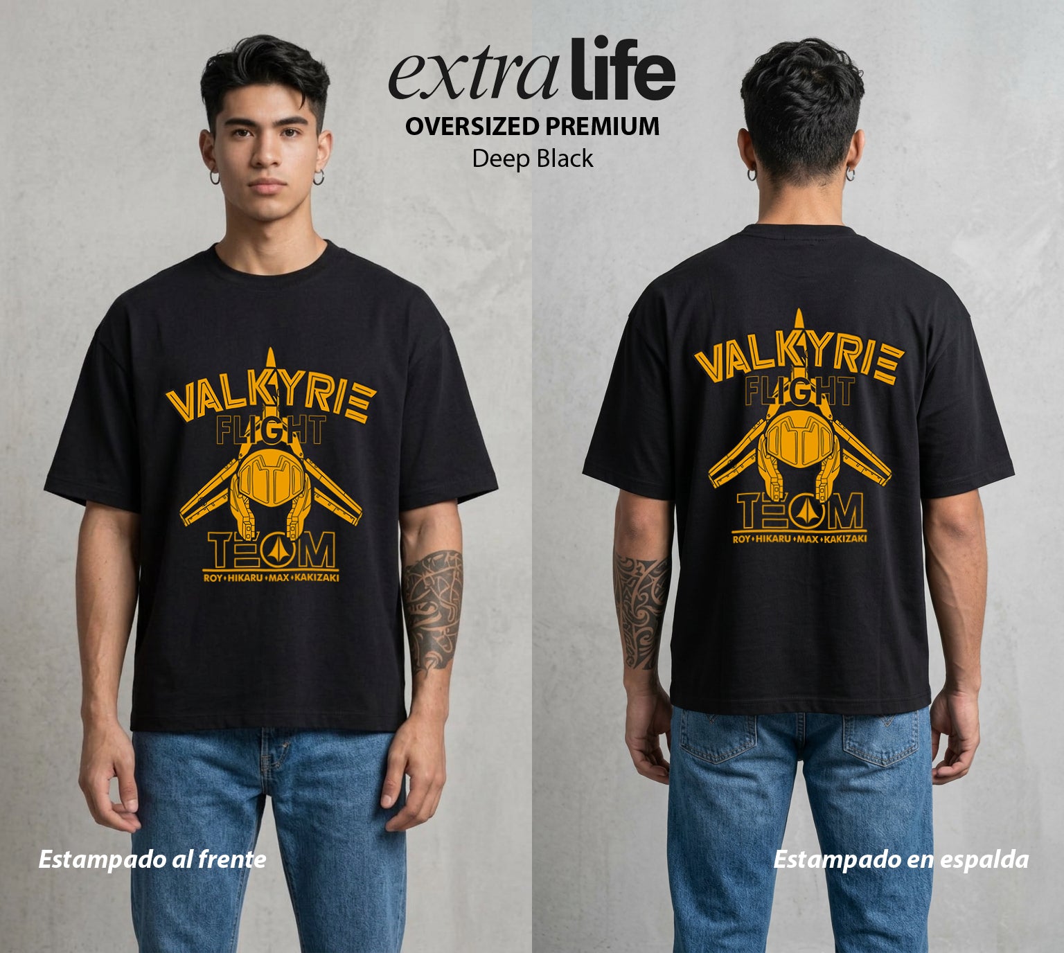 La Cancion del Cosmos | El Vuelo del Valkyrie #03709 - Playera Oversized Premium | Deep Black - Foto en modelo