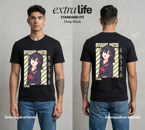 Las Agujas del Destino | La Uniforme del Poder #03718 - Playera Standard Fit | Deep Black - Foto en modelo