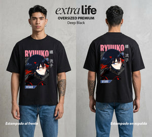 Las Agujas del Destino | La Uniforme del Poder #03722 - Playera Oversized Premium | Deep Black - Foto en modelo