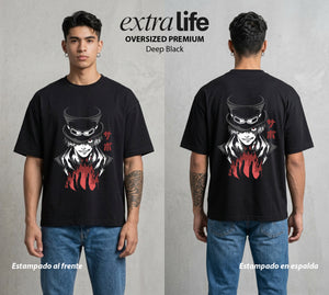 Mar de los Piratas | El Hermano del Fuego #03728 - Playera Oversized Premium | Deep Black - Foto en modelo