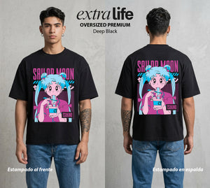 Las Guerreras del Cosmos | La Luna del Cosmos #03744 - Playera Oversized Premium | Deep Black - Foto en modelo