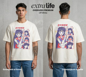 Las Guerreras del Cosmos | La Primera Piloto #03763 - Playera Oversized Premium | Off White - Foto en modelo