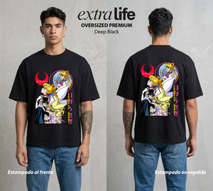 Las Guerreras del Cosmos | La Luna del Cosmos #03785 - Playera Oversized Premium | Deep Black - Foto en modelo