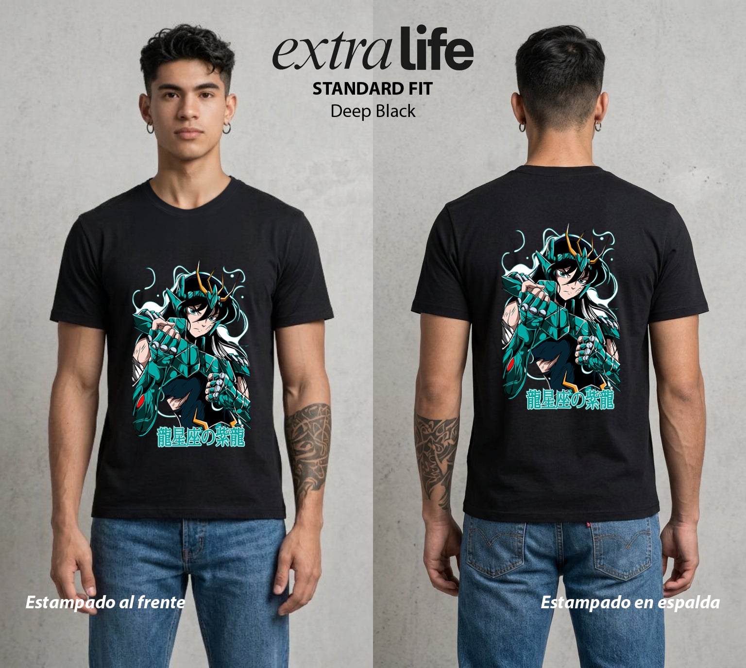 Los Caballeros del Cosmos | El Dragon del Escudo #03813 - Playera Standard Fit | Deep Black - Foto en modelo