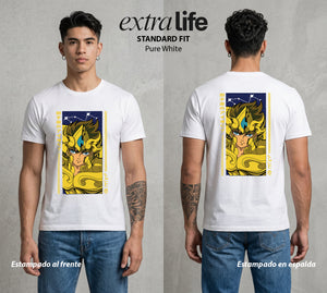 Los Caballeros del Cosmos | El Meteor del Cosmos #03831 - Playera Standard Fit | Pure White - Foto en modelo