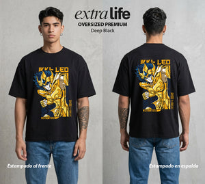 Los Caballeros del Cosmos | El Fenix del Renacimiento #03832 - Playera Oversized Premium | Deep Black - Foto en modelo