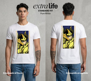 Los Caballeros del Cosmos | El Pegaso del Bien #03851 - Playera Standard Fit | Pure White - Foto en modelo