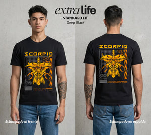 Los Caballeros del Cosmos | El Meteor del Cosmos #03854 - Playera Standard Fit | Deep Black - Foto en modelo