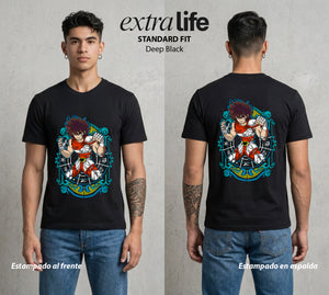 Los Caballeros del Cosmos | El Meteor del Cosmos #03857 - Playera Standard Fit | Deep Black - Foto en modelo