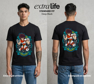 Los Caballeros del Cosmos | El Meteor del Cosmos #03857 - Playera Classic Premium | Deep Black - Foto en modelo