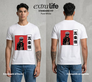 El Arte de las Maldiciones | Los Seis Ojos del Maestro #03912 - Playera Standard Fit | Pure White - Foto en modelo