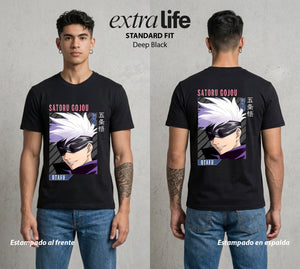 El Arte de las Maldiciones | Los Seis Ojos del Maestro #03922 - Playera Classic Premium | Deep Black - Foto en modelo
