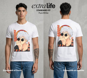 El Arte de las Maldiciones | Los Seis Ojos del Maestro #03930 - Playera Standard Fit | Pure White - Foto en modelo