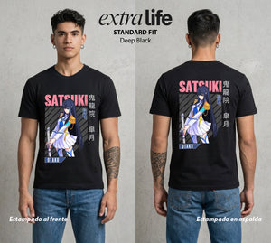 Las Agujas del Destino | La Cima del Orden #03944 - Playera Standard Fit | Deep Black - Foto en modelo
