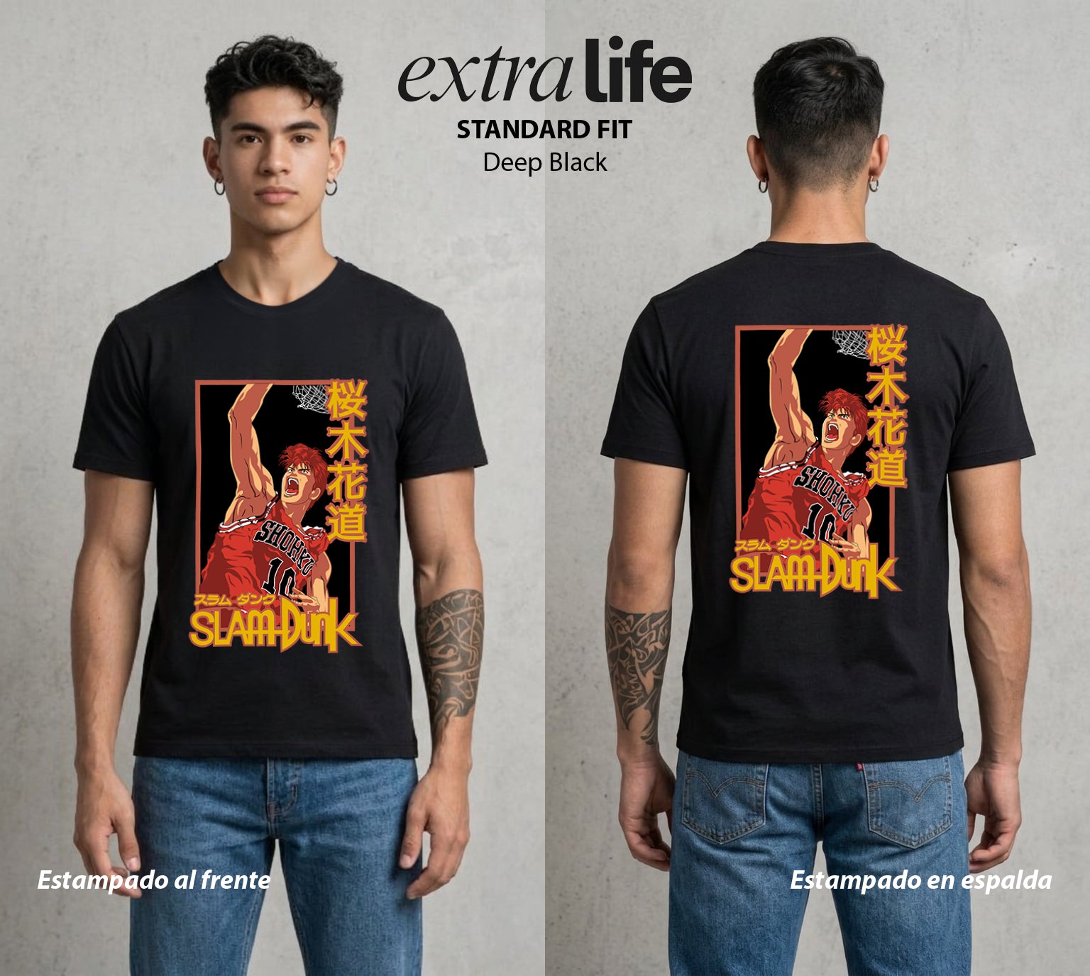 La Cancha del Destino | El Novato del Bien #04036 - Playera Standard Fit | Deep Black - Foto en modelo