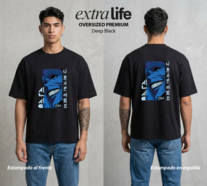 El Cazador Solitario | La Estatua del Poder #04046 - Playera Oversized Premium | Deep Black - Foto en modelo