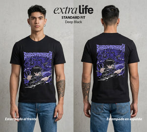 El Cazador Solitario | El Mas Debil al Mas Fuerte #04055 - Playera Classic Premium | Deep Black - Foto en modelo