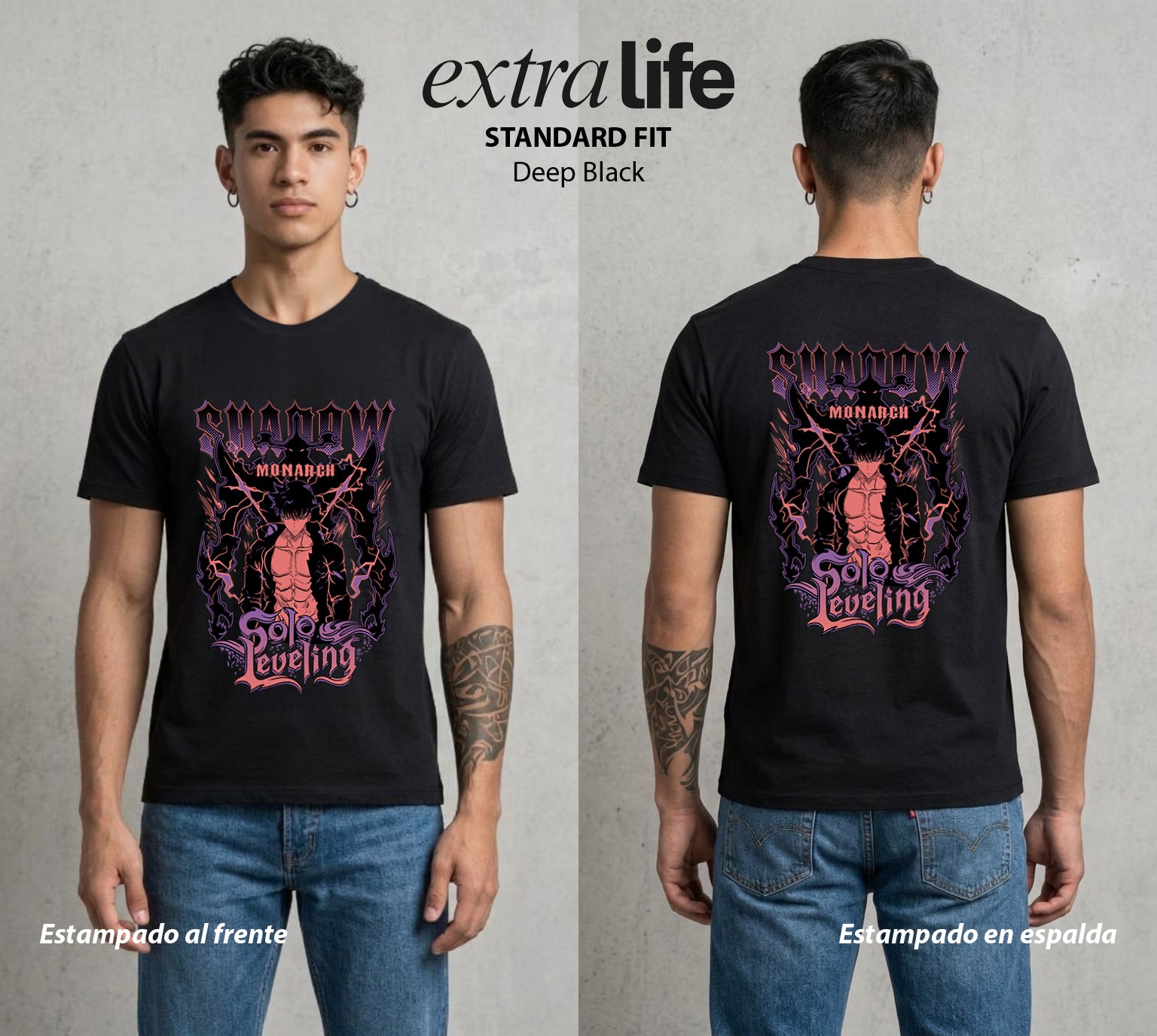 El Cazador Solitario | La Sombra del Corazon #04063 - Playera Standard Fit | Deep Black - Foto en modelo
